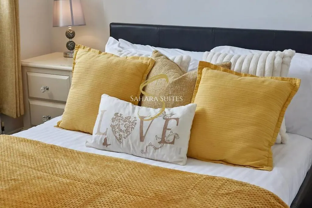 Long Stays - Cosy 3Br - Newcastle Retreat - Rvi & City Centre - Garden - Parking - Near High Street Lägenhet Newcastle-upon-Tyne