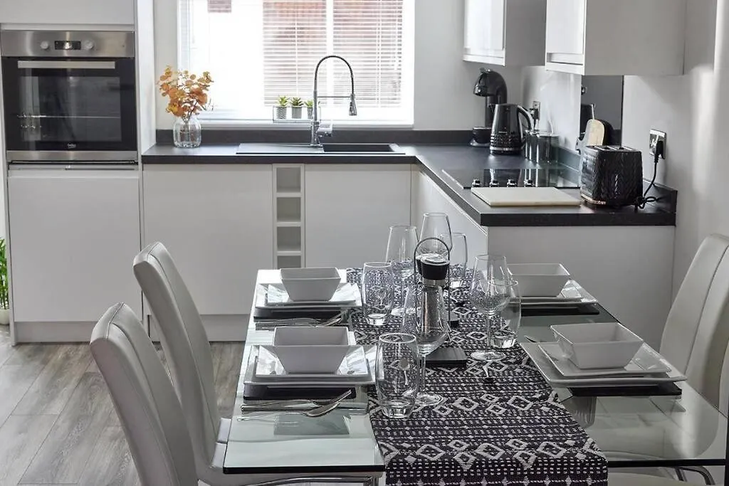 Lägenhet Long Stays - Cosy 3Br - Newcastle Retreat - Rvi & City Centre - Garden - Parking - Near High Street